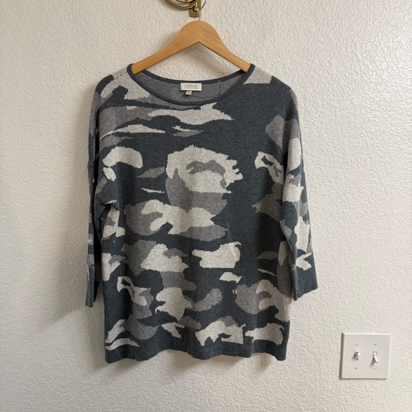 Kinross Cashmere Cotton Blend Sweater – Gray Floral Camo Print Size Small - Picture 1 of 4